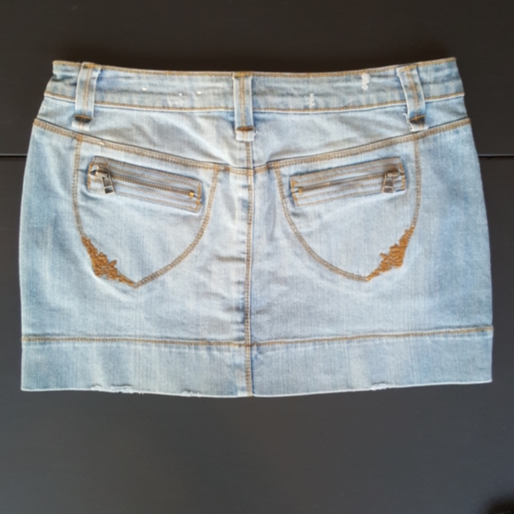DECREE ♡ Sweet 'n Sexy Distressed Gold Thread Zip Pockets Blue Jean Mini Skirt 3 - Picture 1 of 15